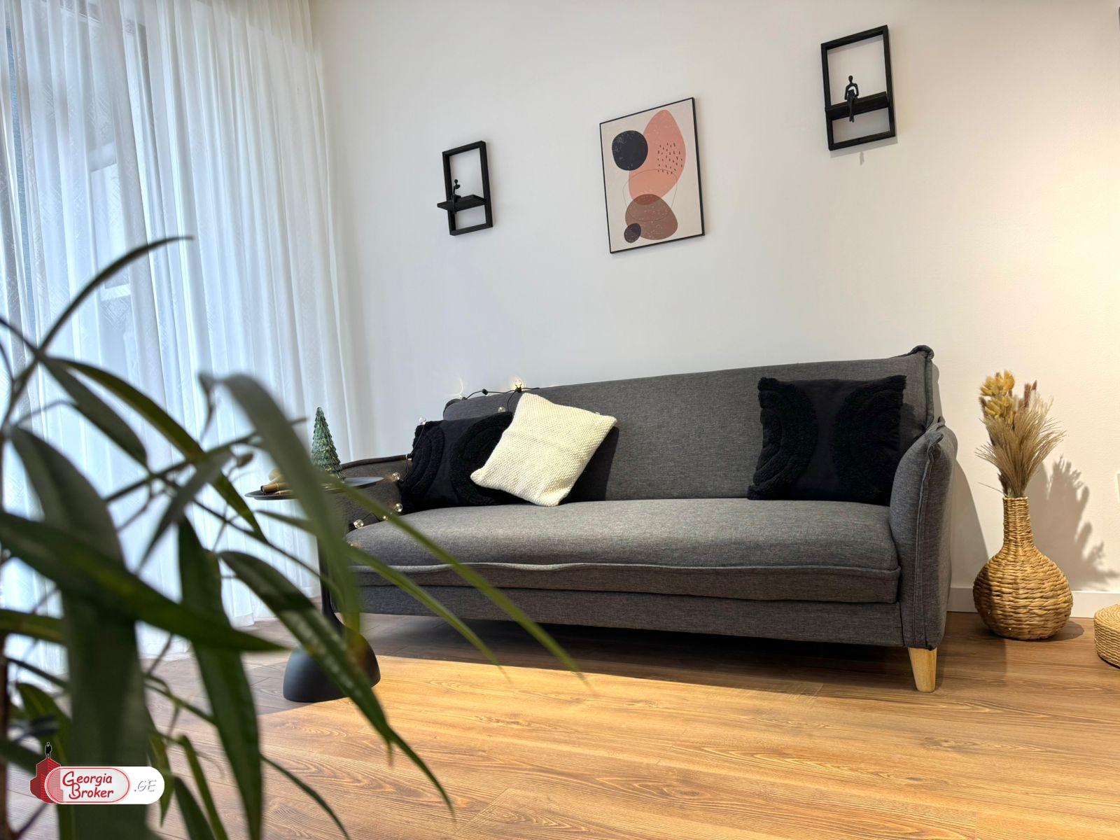 nearly repaired 2-room apartment for sale